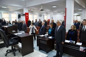 Kdz. Ereğli Belediye Meclisi’nde depremzedeler için saygı duruşunda bulunuldu