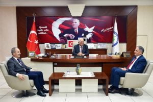 AK PARTİ MİLLETVEKİLİ ADAYI SAFFET BOZKURT, BAŞKAN POSBIYIK’I ZİYARET ETTİ