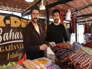 Antalya Büyükşehir’den, Gaziantep esnafına takviye