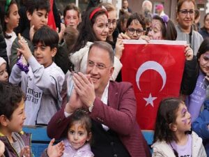 Beylikdüzü Belediye Lideri Mehmet Murat Çalık, Komşularıyla Buluşmaya Devam Ediyor