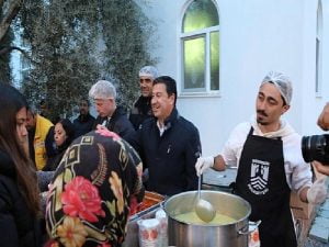 Bodrum Belediyesi’nin iftar programları kapsamında Karaova bölgesi mahallelerinde Lider Aras ile vatandaşlar bir ortaya geldi