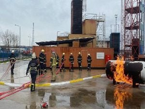 Büyükşehir İtfaiyesinden acil durum gruplarına eğitim