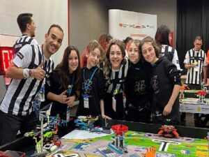 Büyükşehir’den Gölcüklü robotik ekibine dayanak