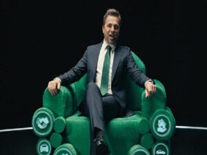 Eminevim’in “koltuk” çıkan” Yetenekli Finansman kampanyası Engin Altan Düzyatan ile yeni reklam sinemasında