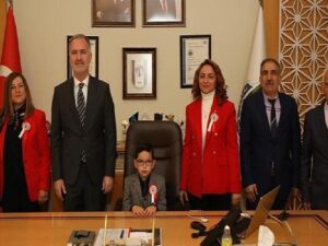 İnegöl Belediyesi’nde Yeni Lider Makamı Devraldı