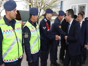 Karaman Belediye Lideri Savaş Kalaycı, Ramazan Bayramı’nın birinci günü düzenlenen bayramlaşma programına katıldı