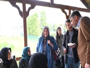 Lider Kocaman Keşkek Dağıttı