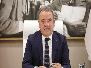 Lider Muhittin Böcek 23 Nisan İletisi