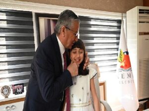 Minik Beren Nisa Can Belediye Lideri oldu