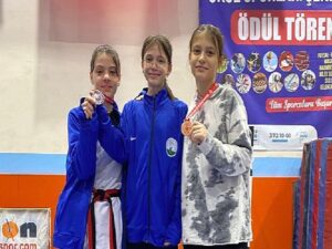 Osmangazili atletlerden ikili bayram