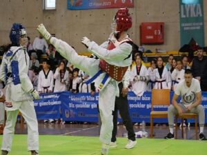 Şenlik coşkusu Taekwondo ve tenisle başladı!