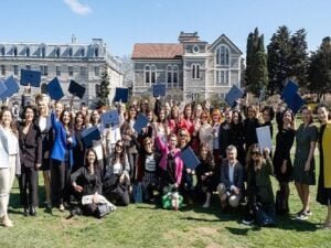 Sıhhate Taraf Verecek Bayan Önderler Programı İkinci Mezunlarını Verdi