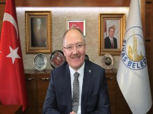 Sivas Belediye Lideri Hilmi Alım, Ramazan Bayramı münasebetiyle bir bildiri yayınladı