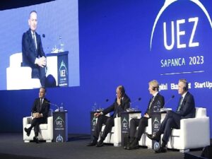 UEZ 2023’te yeni küresel politik nizamın dinamikleri konuşuldu