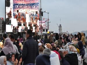 Yılın En Büyük İftar Sofrası Üsküdar’da Bu Kere Depremzedeler İçin Kuruldu