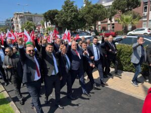 MHP Kdz.Ereğli sahilinde mehteranlı zafer yürüyüşü düzenledi