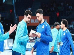 Anadolu Efes’in Anadolu Vakfı ile Klasikleşen “Bir Kitap da Sen Getir” Projesinde Depremzedeler İçin Binlerce Kitap Toplandı
