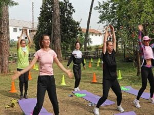 Anne ve çocuklar Zeytinpark’ta spor yaptı