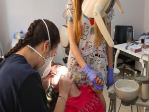 Antalya Büyükşehir’den engelli bireylere fiyatsız diş tedavisi