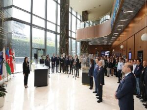 Azerbaycan’ın Ulusal Önderi Haydar Aliyev, doğumunun 100. yılında SOCAR Türkiye’de merasimlerle anıldı