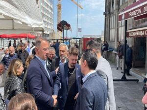 Beylikdüzü Belediye Lideri Mehmet Murat Çalık, vefat eden babası Yüksel Çalık için İstanbul ve Trabzon’da Mevlid-i Şerif okuttu