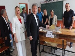 Bornova Belediye Lideri Dr. Mustafa İduğ oy kullandı