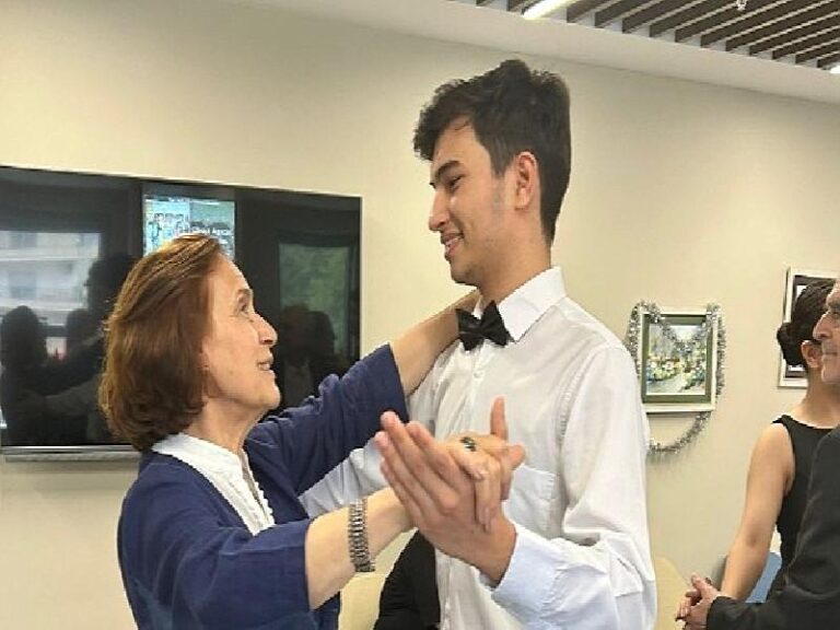 Çınarlar ve gençler, Gündüz Hayat Merkezi’nde buluştu