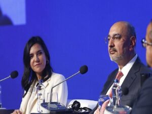 Doğan Holding İdare Konseyi Lideri Begüm Doğan Faralyalı, Uludağ İktisat Doruğu’nda konuştu: “Sürdürülebilirlik en kıymetli sorunumuz olmalı”