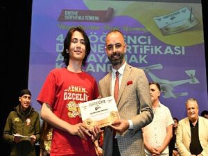 Drone eğitimlerini tamamlayan 405 öğrenci sertifikalarını aldı