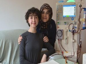 Egeli Munise’nin hayatı konutta hemodiyaliz tedavisi ile değişti
