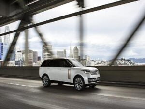 Jaguar Land Rover Gelecek 5 Yıl İçinde Elektrikli Çağdaş Lüks Araçları için 15 Milyar Sterlin Harcayacak