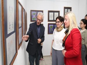 Küçüklerden ileti dolu çizgiler