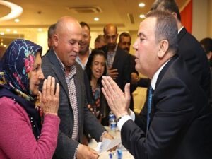 Lider Böcek Korkuteli’nde muhtar ve STK’larla buluştu