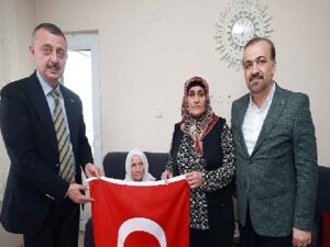 Lider Büyükakın: Beni de bir evladınız kabul edin