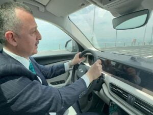 Lider Büyükakın: Türkiye Cumhuriyeti’nin bir çocuğu olarak TOGG ile fakat gurur duyulur