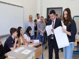 Lider Erhan Kılıç, eşi Zuhal Kılıç ile birlikte oyunu kullandı