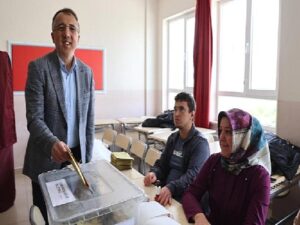 Nevşehir Belediye Lideri Dr. Mehmet Savran, seçimlerin ülkemize ve kentimize iyi olmasını diledi