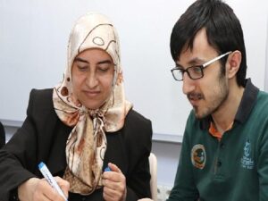 Özel çocuklardan annelere özel ikramlar