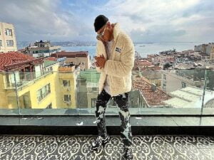 Papa Benj, Sürükleyici Müziği “Tütü”yü Yayınladı