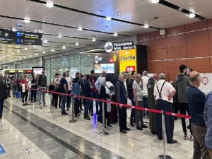 Sabiha Gökçen Havalimanı’nda Oy Kullanma Süreci Devam Ediyor