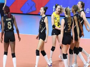 Son Şampiyon VakıfBank, Üstün Final’de sahne alıyor