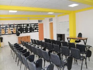 Van Büyükşehir Belediyesi, 13 ilçedeki 27 okula müzik ve fotoğraf sınıfı kazandırdı