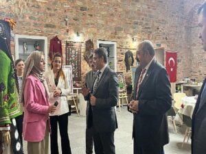 Yıldırım Halk Eğitimi Merkezi Klâsik Keçe Sanatı Kursunun ”ZÜMRA” İsimli Standı