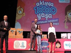 “Aklınla 1000 Yaşa” zeka oyunları yarışının kazananları mükafatlarını aldı