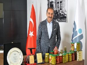 Araştırmaların sonucu Türkiye iktisadının ihracatta kur/fiyat rekabeti değil, dıştan alınanı dışa satmaya dayalı bir ekonomik özelliğe sahip olduğunu gösteriyor.