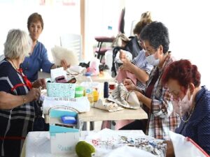 Bayraklılı bayanlardan ‘el emeği sergisi’