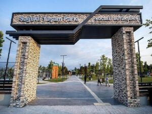 Derince Sağlıklı Hayat Parkını inceleyen Lider Büyükakın, sağlıklı yaşama adım atmak için herkesi bu hoş parka davet etti