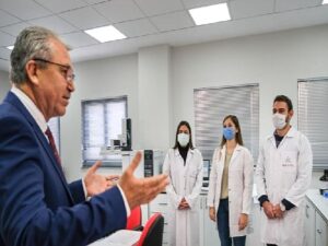 Ege Üniversitesi Güçlü laboratuvar altyapısıyla kamu ve özel bölümün Ar-Ge üssü