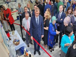 Gölcük Beleidyesi Sanat Galerisinde Karma Stantlar Sürüyor