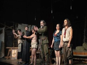 İzmir Kent Tiyatroları Kıbrıs Tiyatro Şenliği’nde sahne aldı